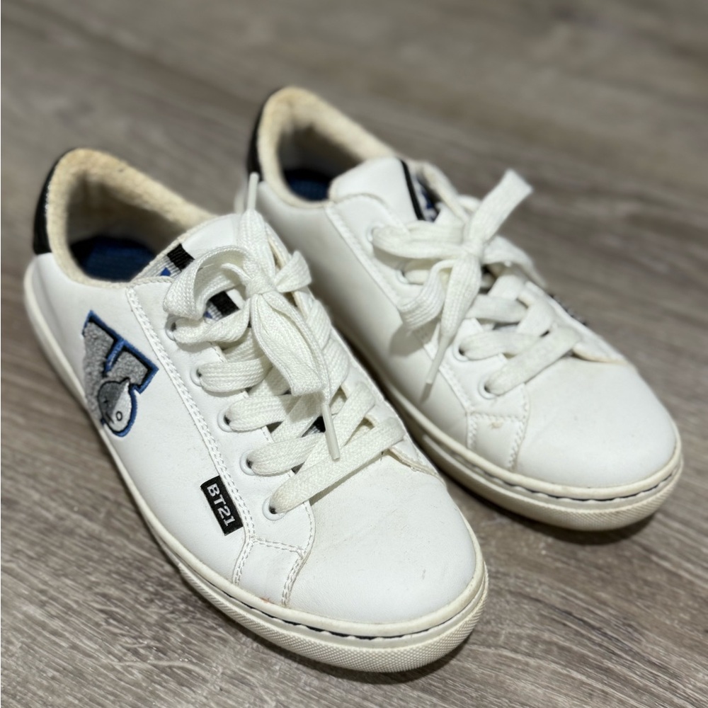 BT21 Van Skechers